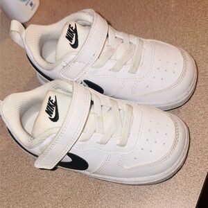 Nike White and Black Classic Sneakers